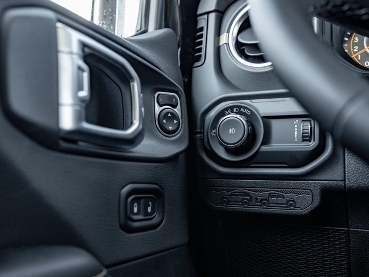 2027 Jeep Wrangler Sahara Photo