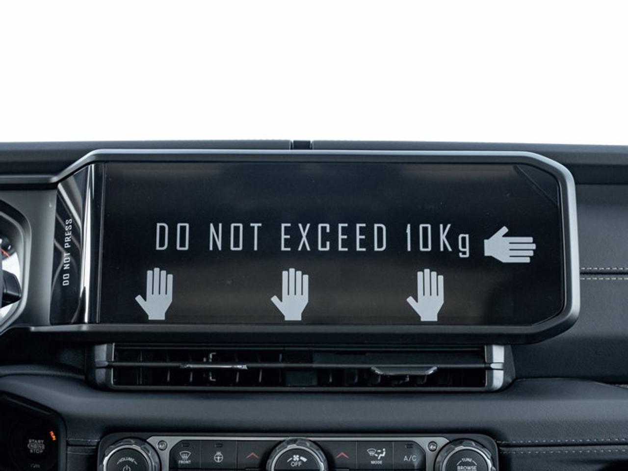 2027 Jeep Wrangler Sahara Photo