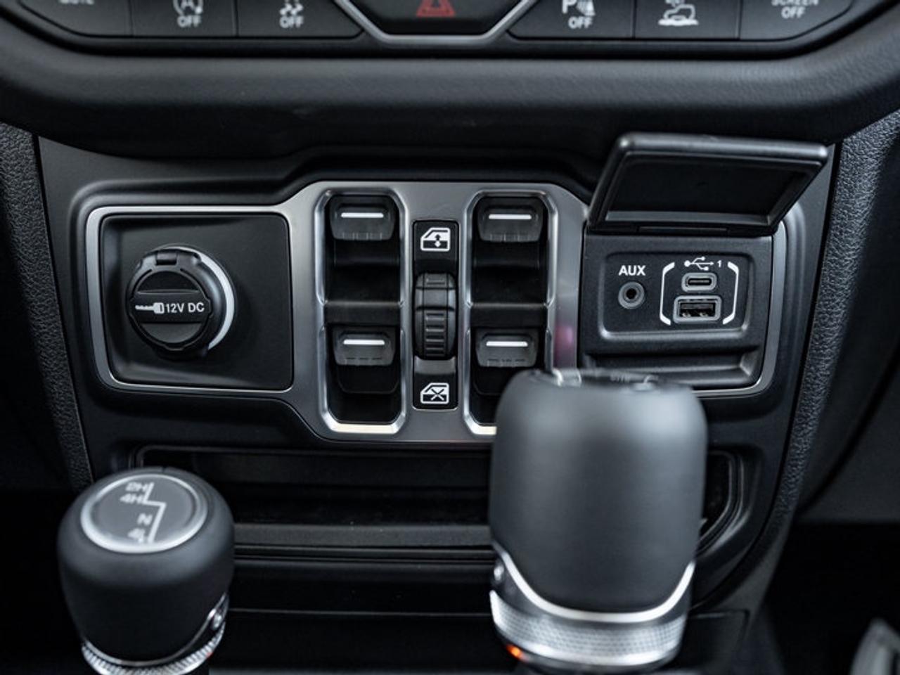 2027 Jeep Wrangler Sahara Photo