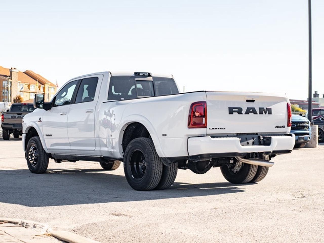2027 RAM 3500 Limited Photo