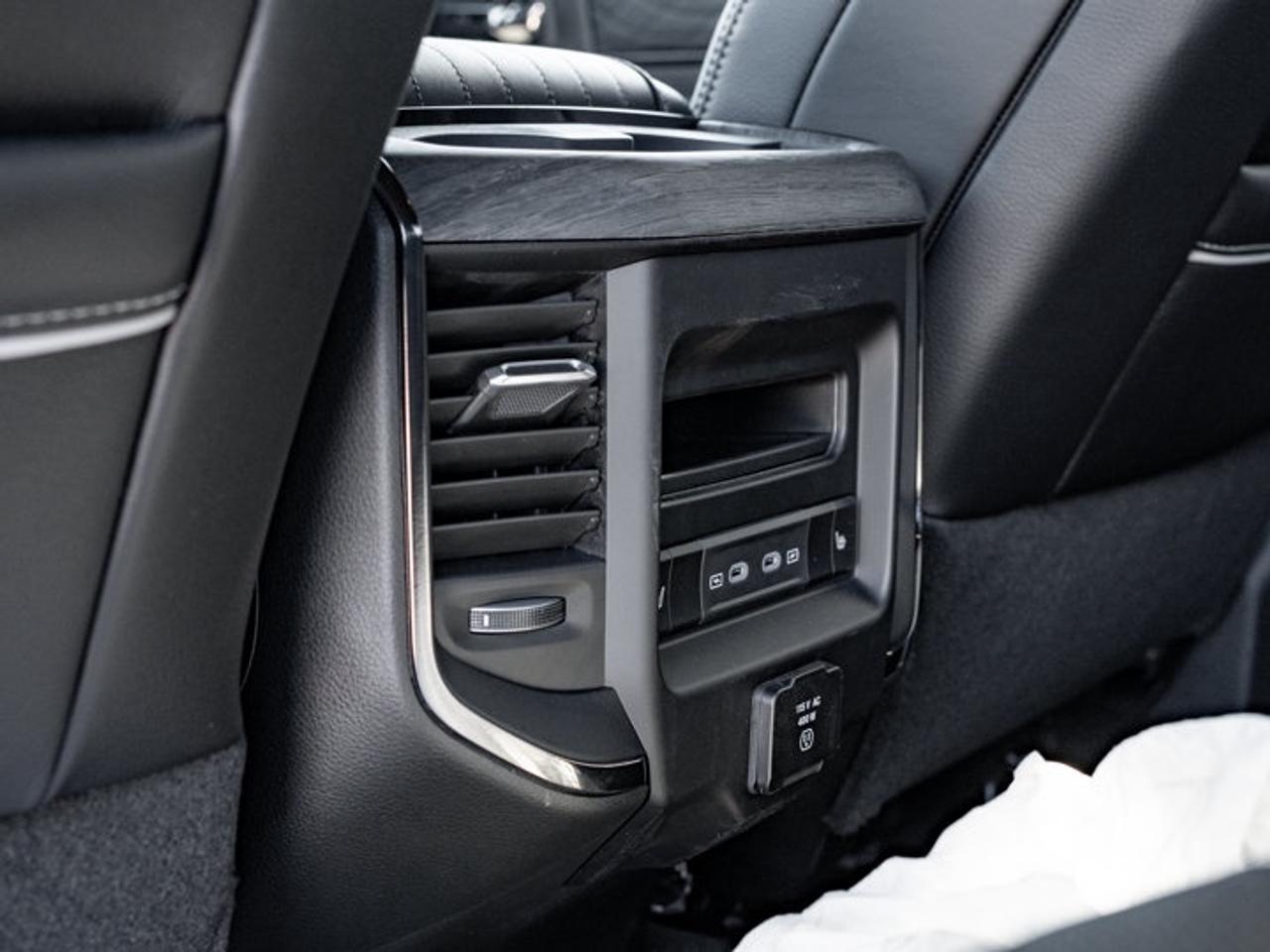 2027 RAM 3500 Limited Photo