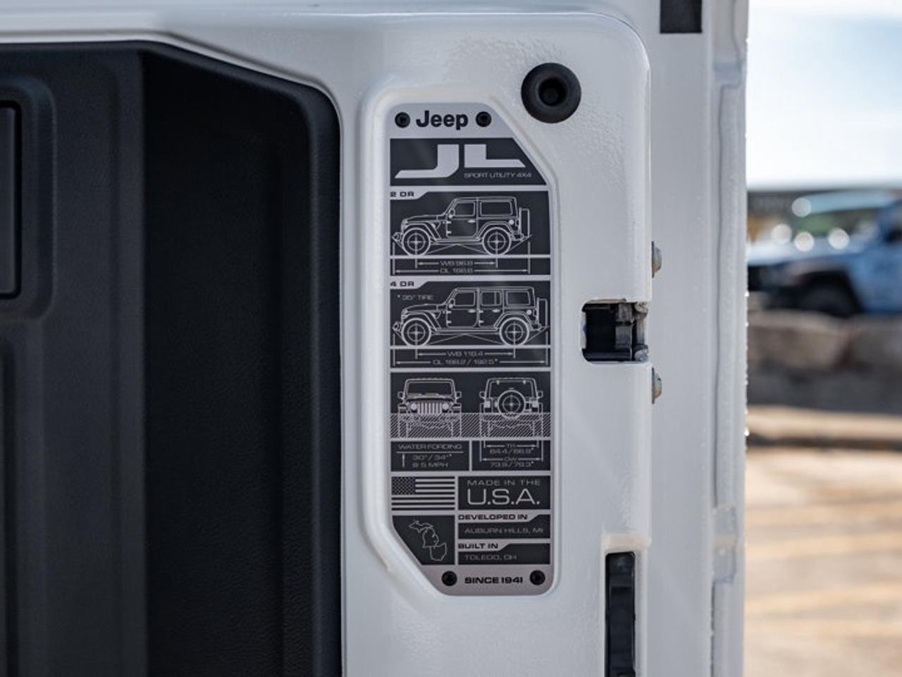 2027 Jeep Wrangler Sahara Photo