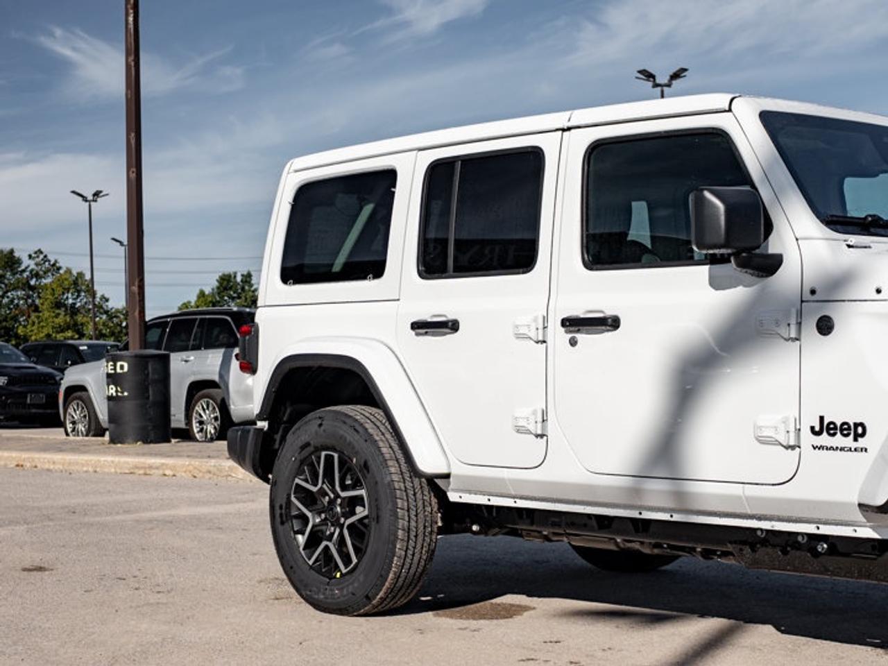 2027 Jeep Wrangler Sahara Photo