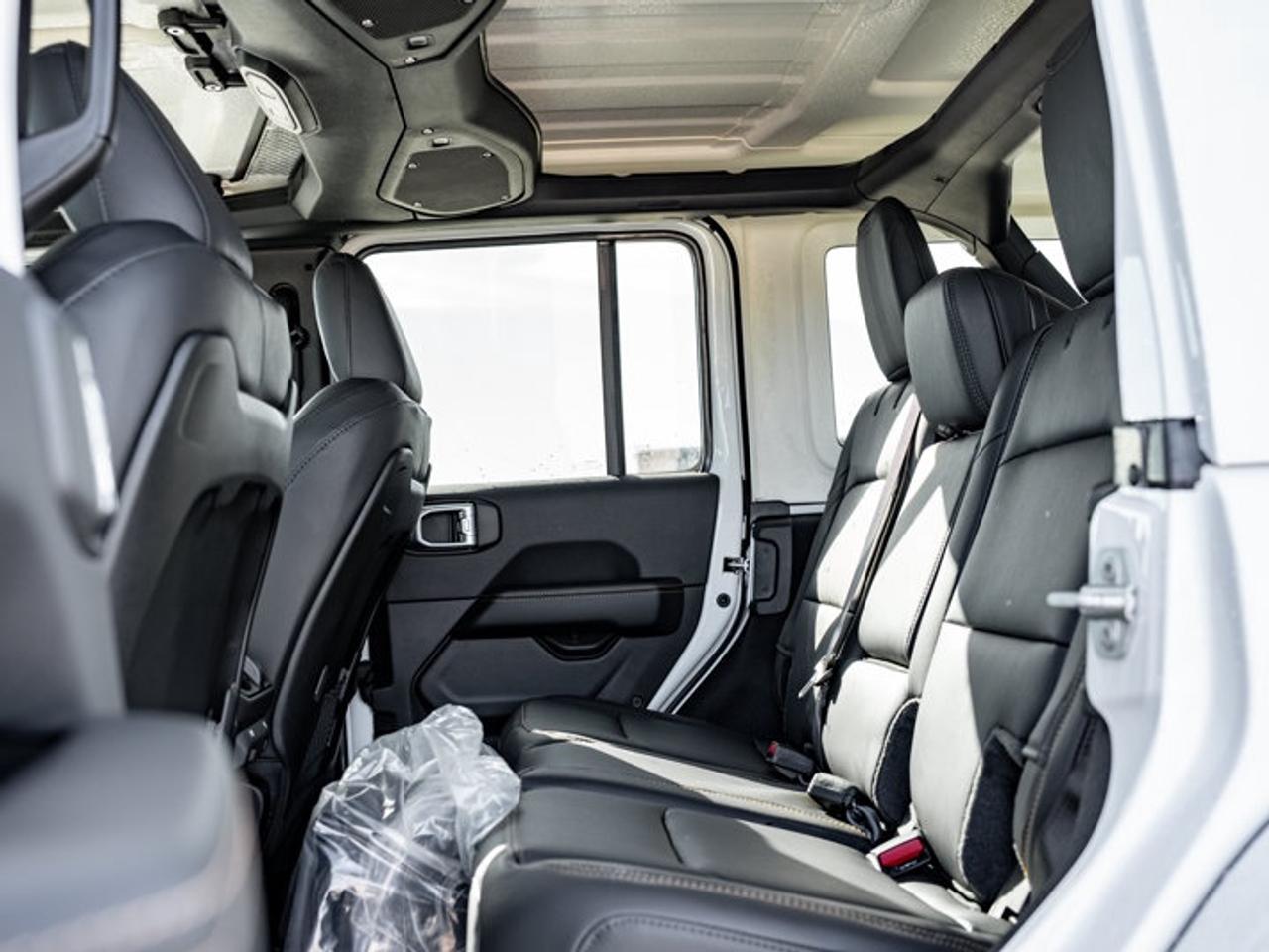 2027 Jeep Wrangler Sahara Photo