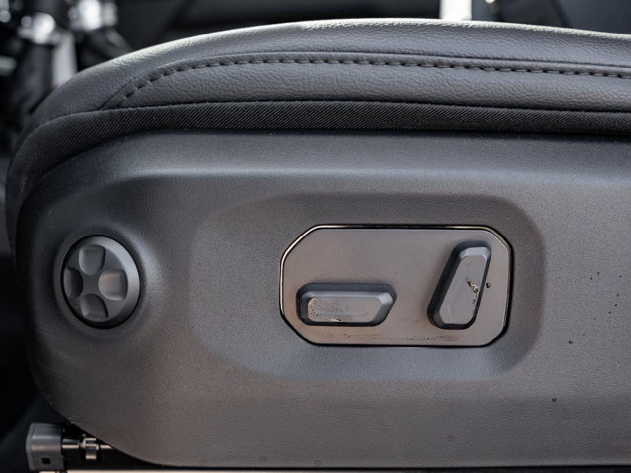 2027 Jeep Wrangler Sahara Photo