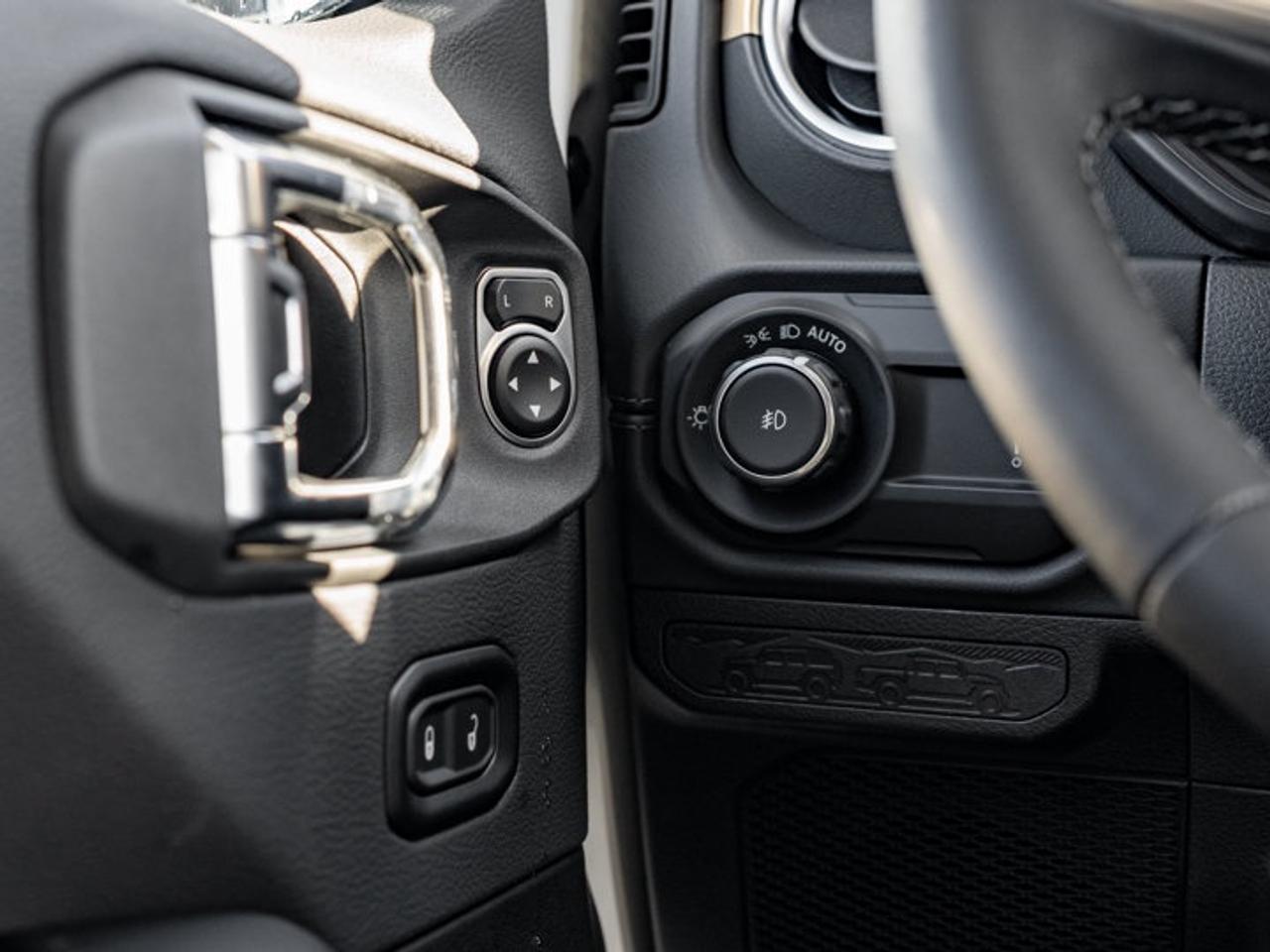 2027 Jeep Wrangler Sahara Photo