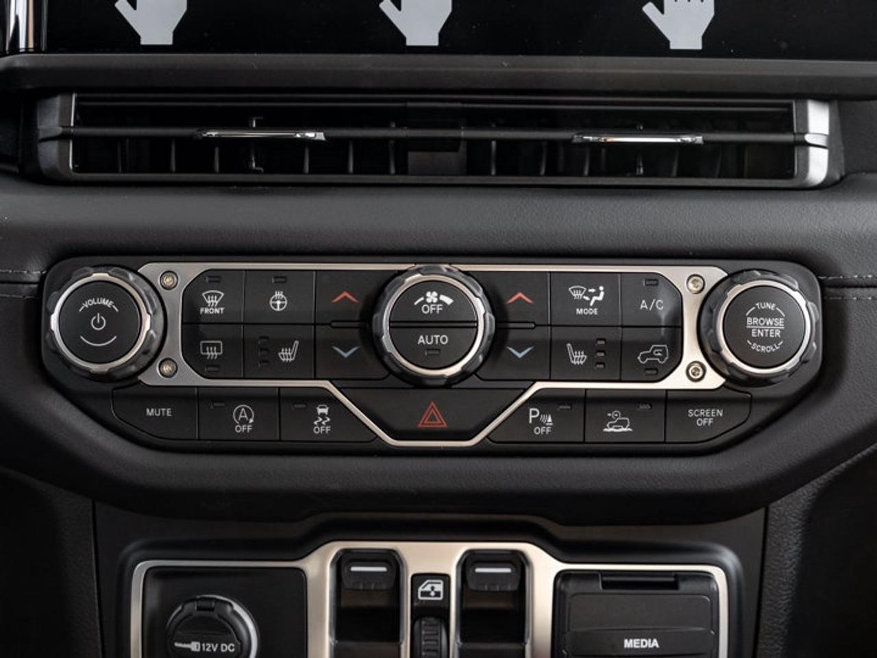 2027 Jeep Wrangler Sahara Photo