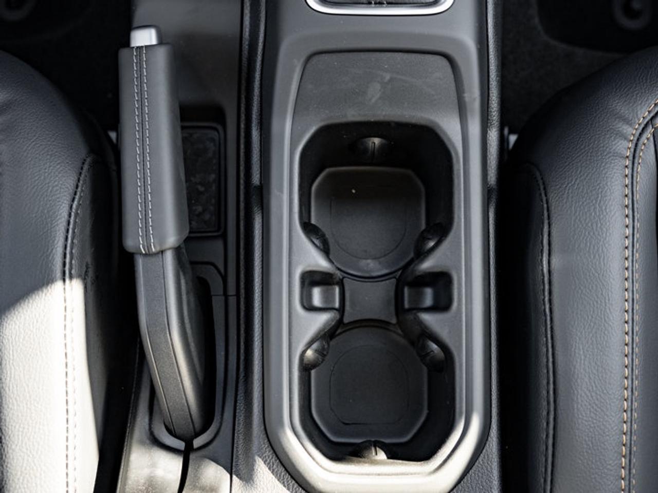 2027 Jeep Wrangler Sahara Photo