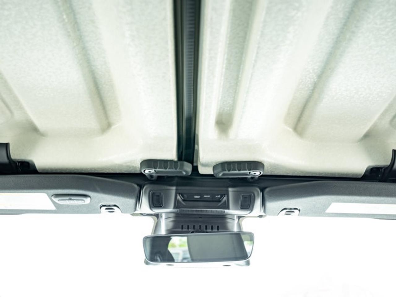 2027 Jeep Wrangler Sahara Photo