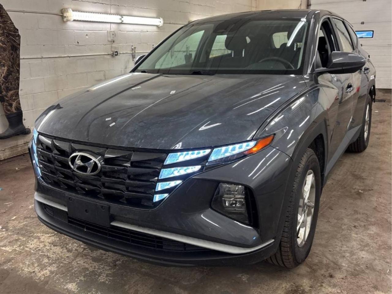 2023 Hyundai Tucson * ESSENTIAL * MUST SEE SEL Photo0