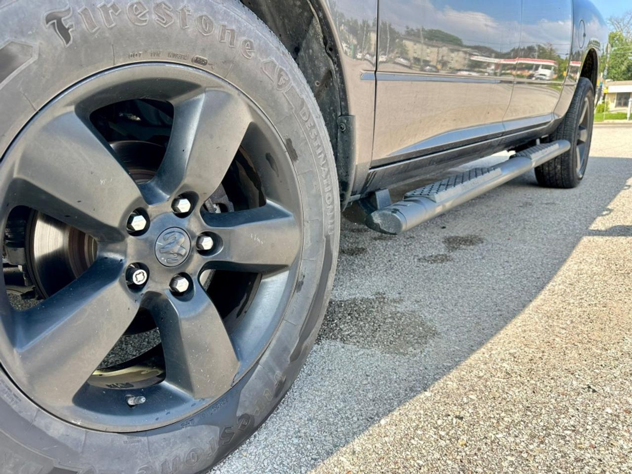 2020 RAM 1500 Classic EXPRESS  * 4X4 * ONE OWNER * NO ACCID 4 DOOR Photo