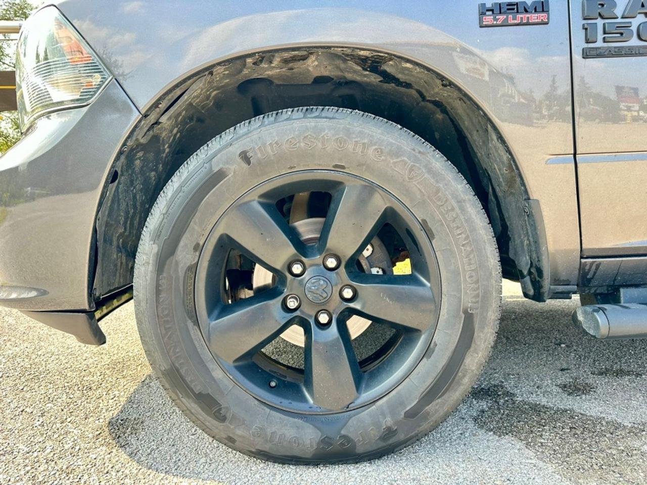 2020 RAM 1500 Classic EXPRESS  * 4X4 * ONE OWNER * NO ACCID 4 DOOR Photo
