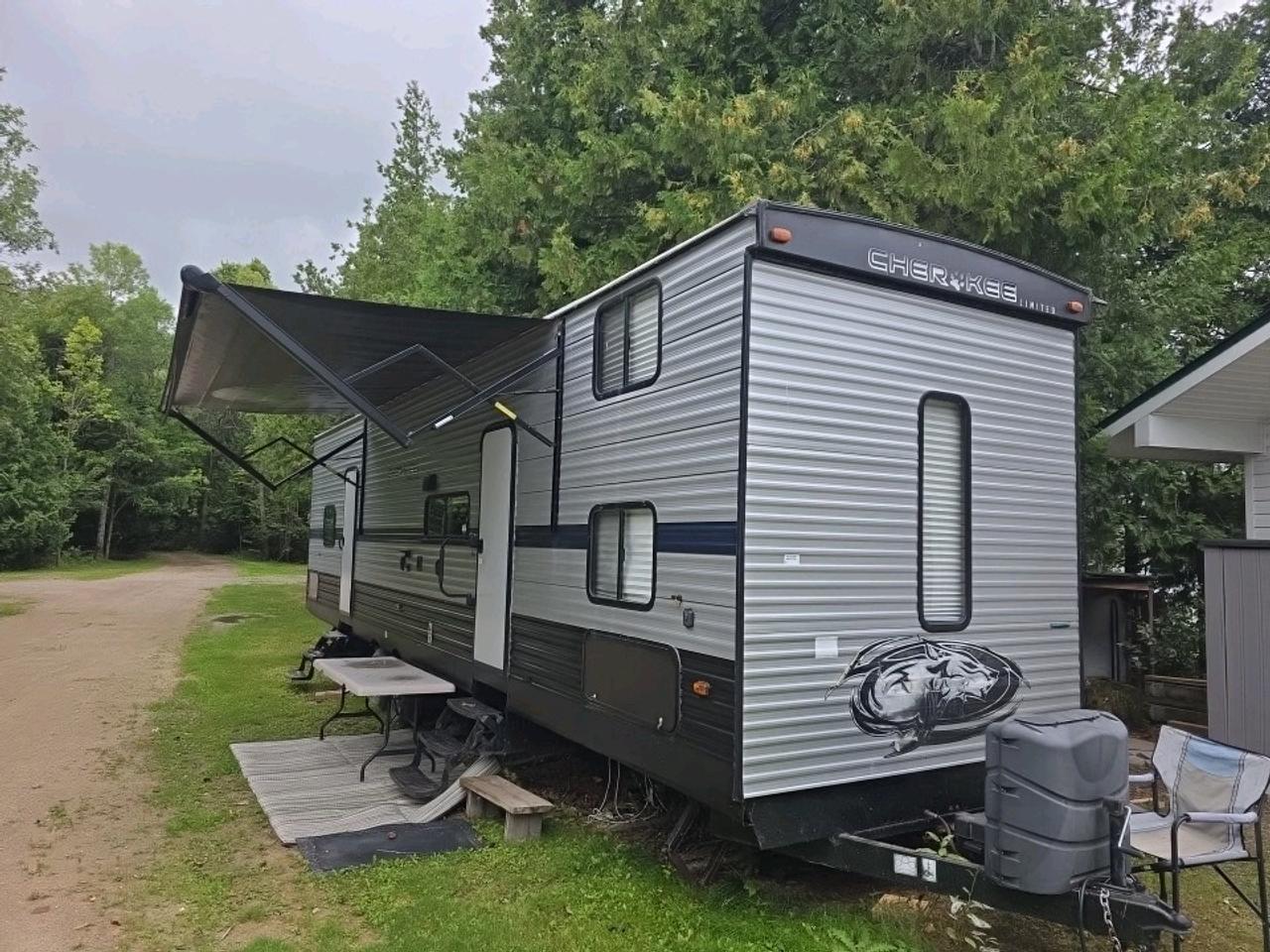 2019 Forest River Cherokee CHEROKE 39 RESE Photo0
