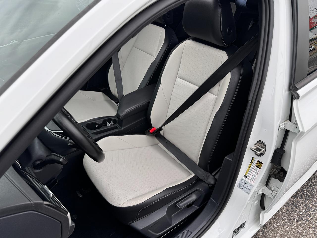 2019 Volkswagen Jetta Highline 1.4L TSI Turbo+Leather+Roof+New Tires Photo