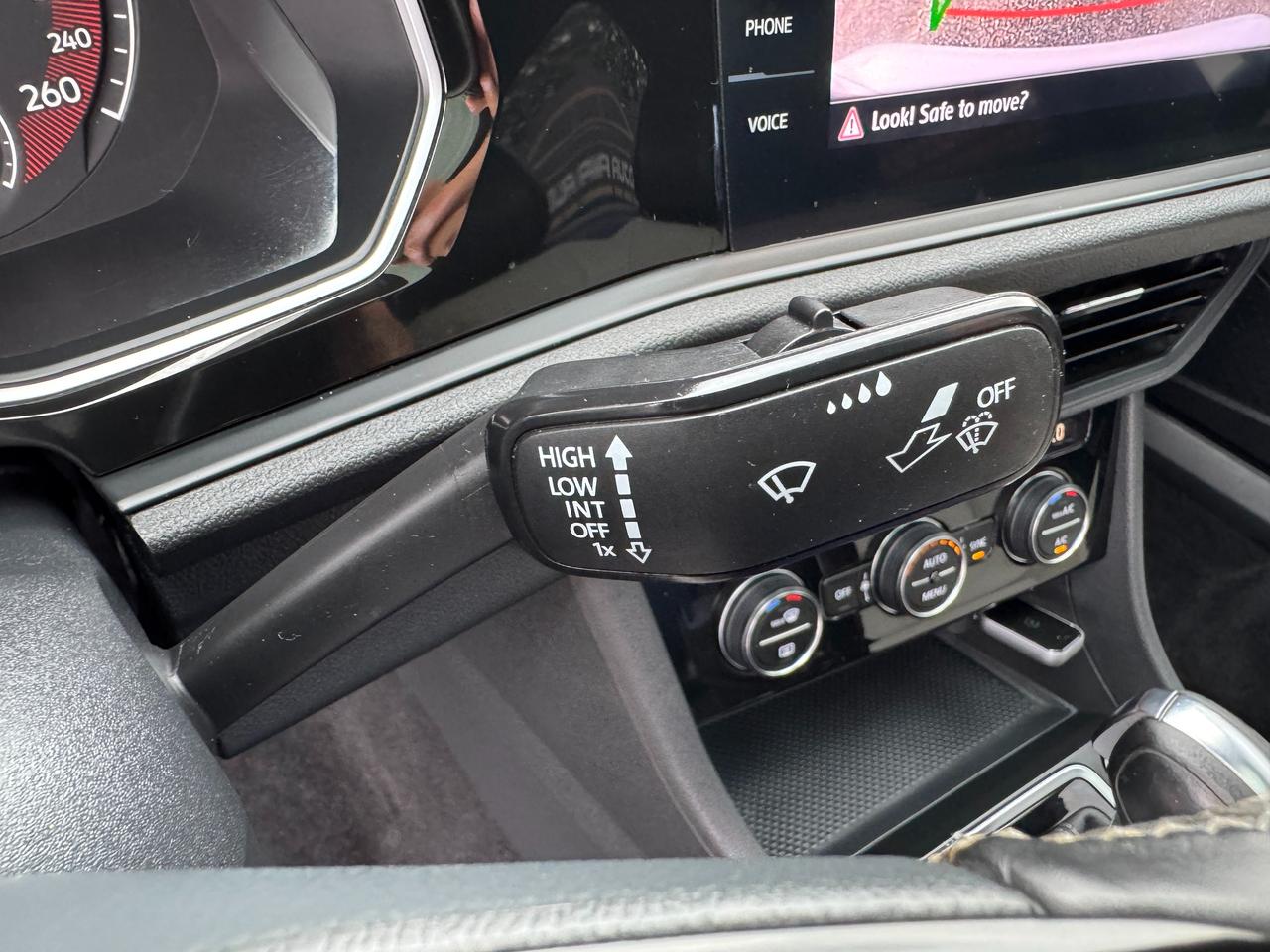 2019 Volkswagen Jetta Highline 1.4L TSI Turbo+Leather+Roof+New Tires Photo