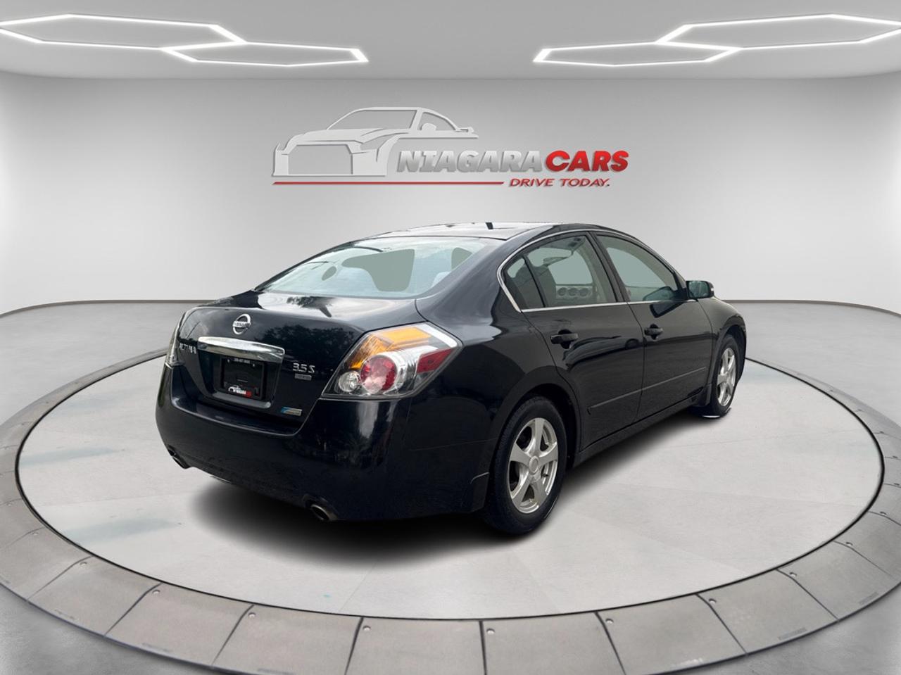 2011 Nissan Altima 3.5 SR Photo2