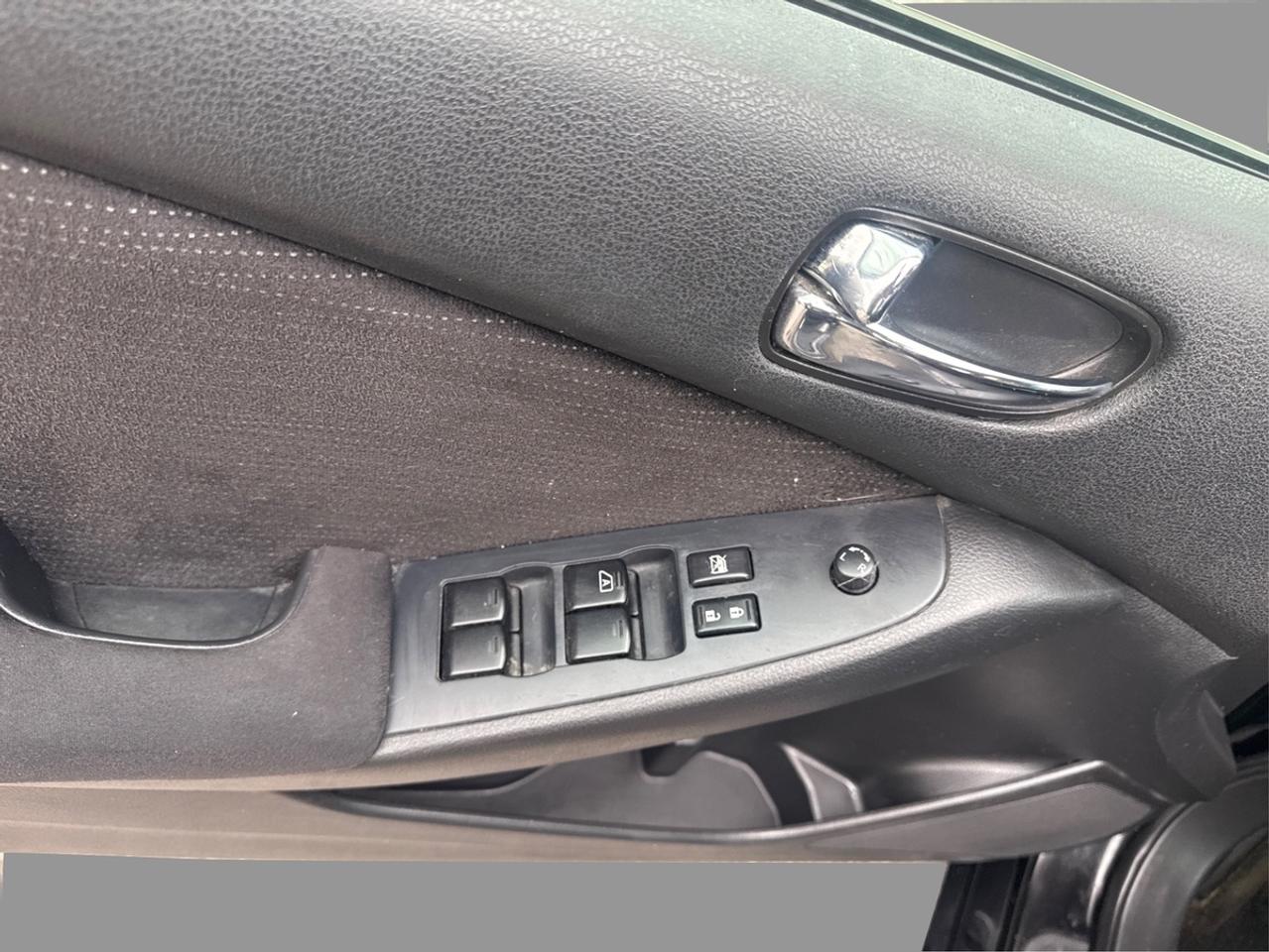 2011 Nissan Altima 3.5 SR Photo