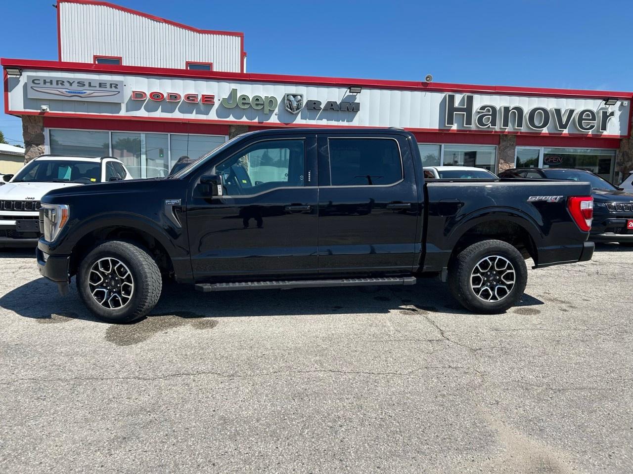 2022 Ford F-150 Lariat 4WD SuperCrew 5.5' Box Photo5