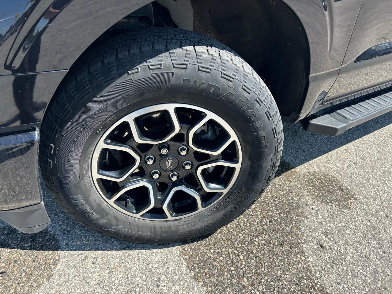 2022 Ford F-150 Lariat 4WD SuperCrew 5.5' Box Photo