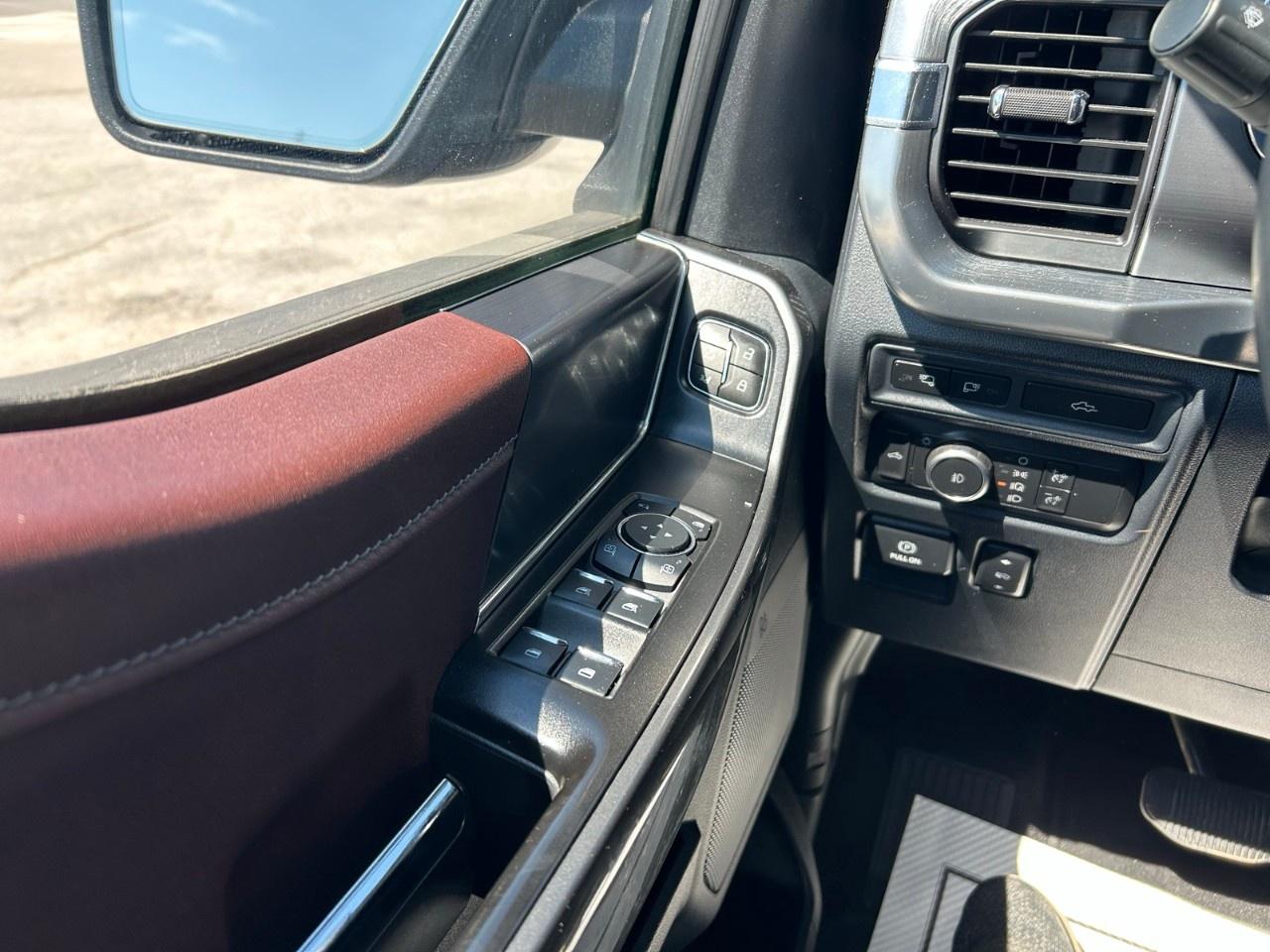 2022 Ford F-150 Lariat 4WD SuperCrew 5.5' Box Photo