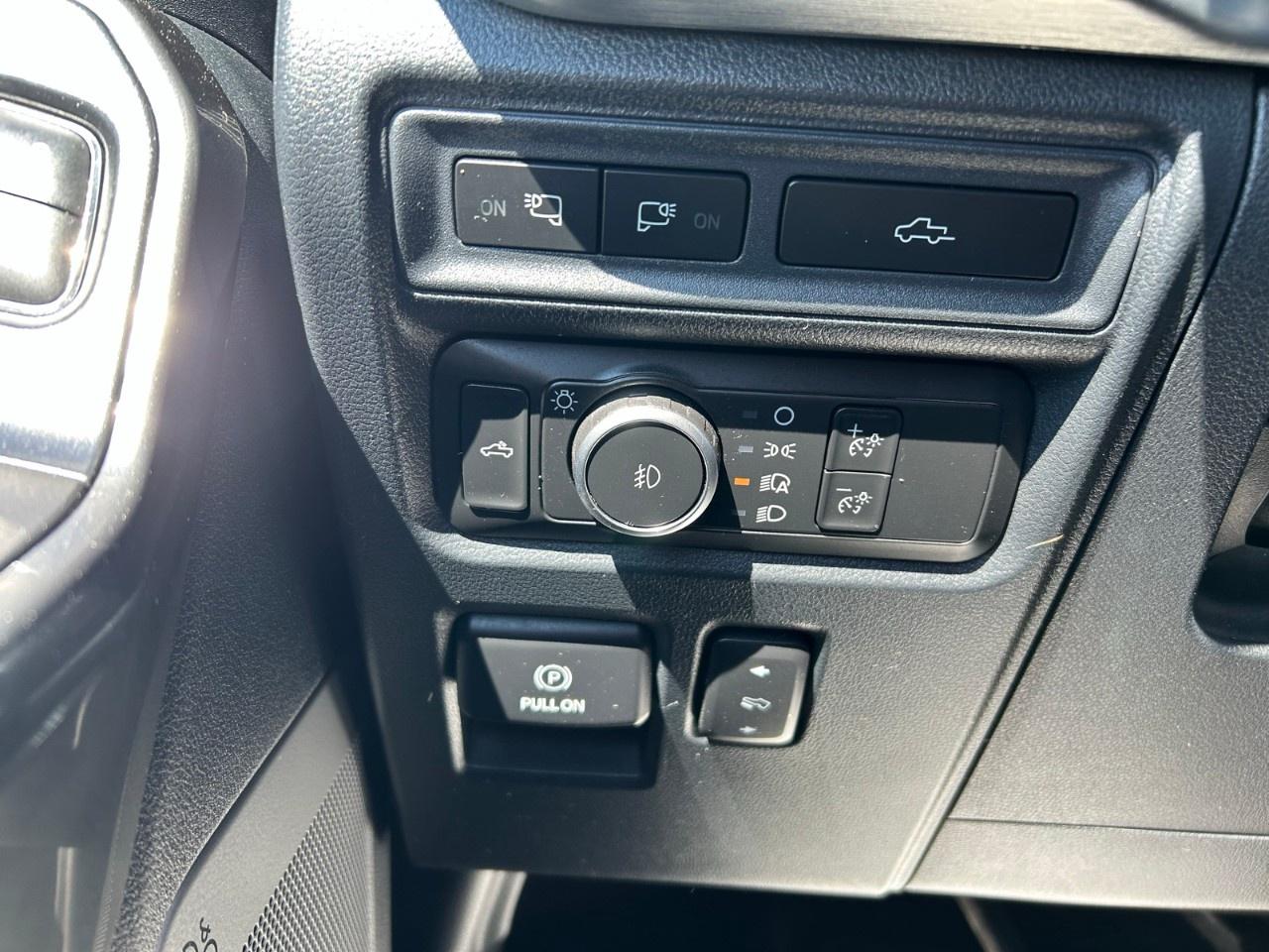 2022 Ford F-150 Lariat 4WD SuperCrew 5.5' Box Photo