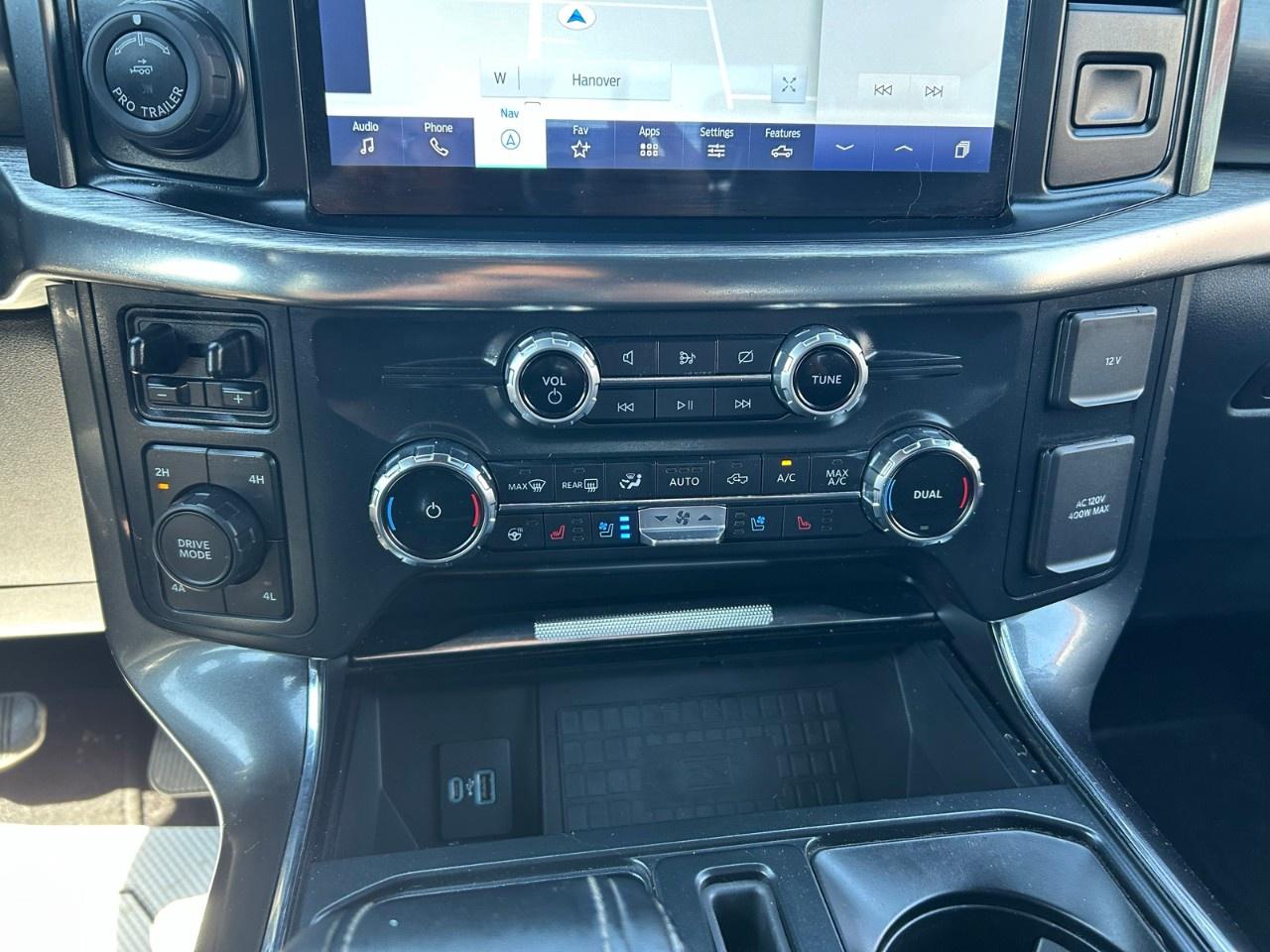 2022 Ford F-150 Lariat 4WD SuperCrew 5.5' Box Photo