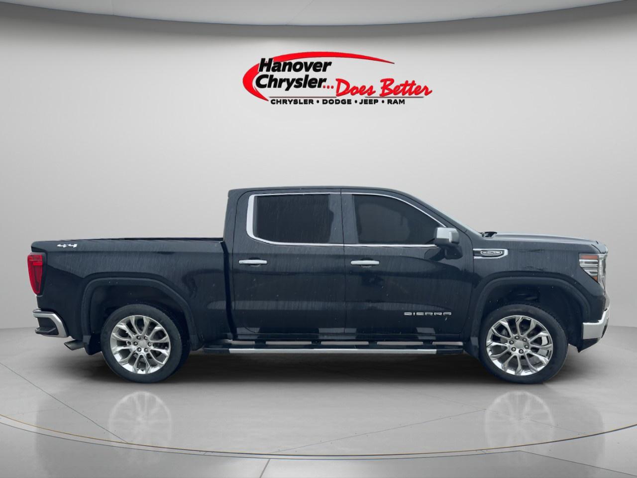 2024 GMC Sierra 1500 Crew Cab Short Box 4-Wheel Drive SLT Photo