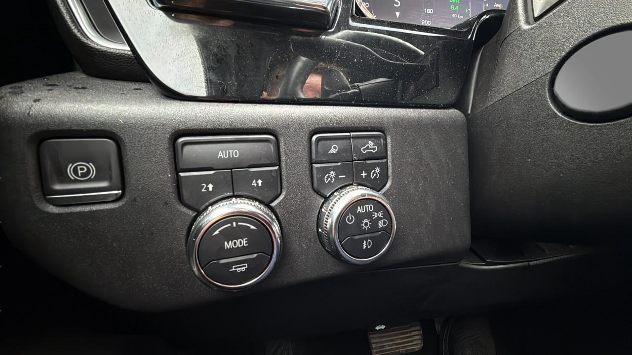 2024 GMC Sierra 1500 Crew Cab Short Box 4-Wheel Drive SLT Photo