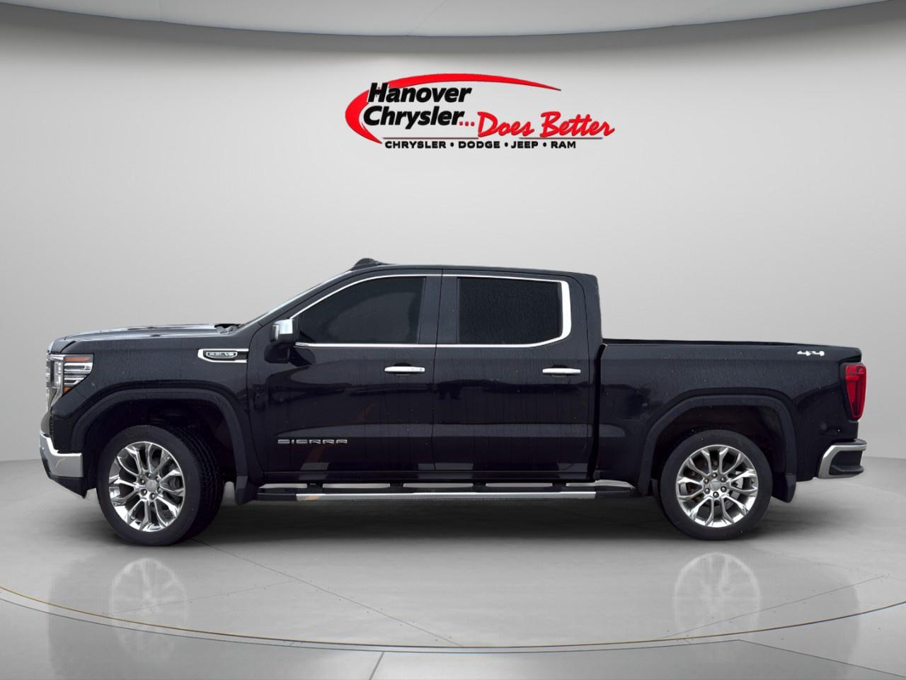 2024 GMC Sierra 1500 Crew Cab Short Box 4-Wheel Drive SLT Photo