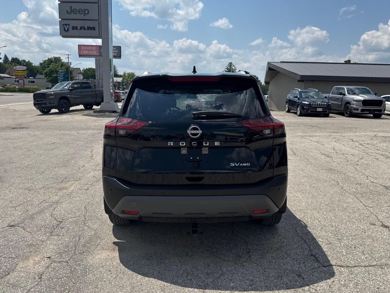 2023 Nissan Rogue AWD SV Moonroof Photo4