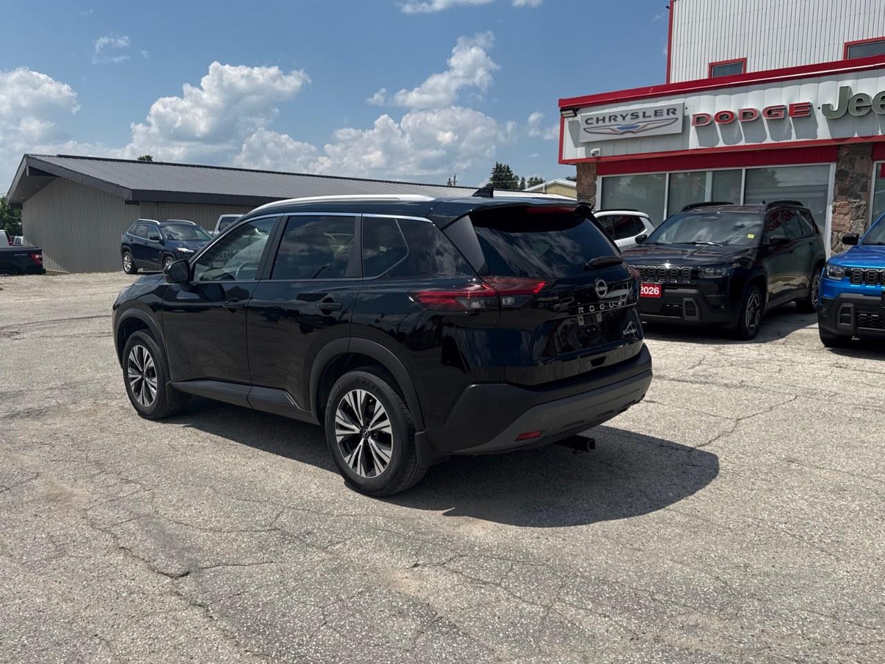 2023 Nissan Rogue AWD SV Moonroof Photo
