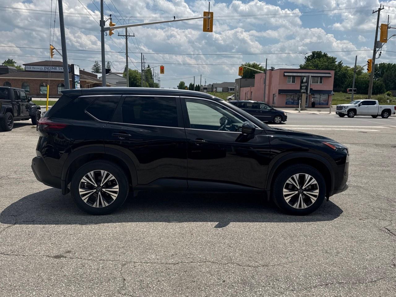 2023 Nissan Rogue AWD SV Moonroof Photo