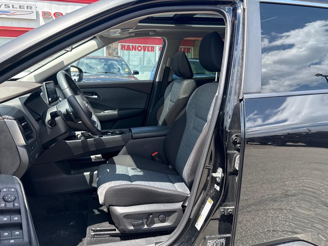 2023 Nissan Rogue AWD SV Moonroof Photo