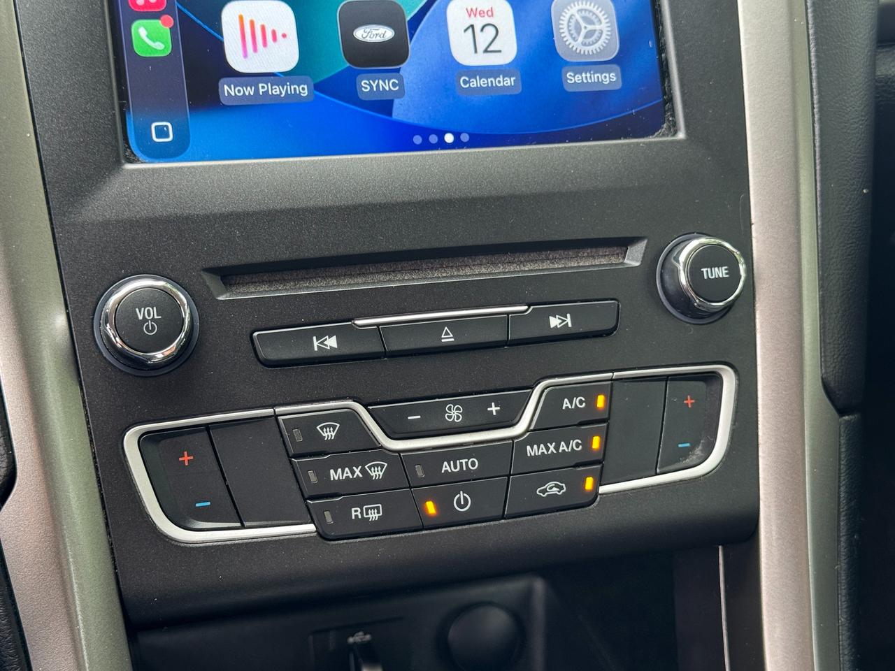 2017 Ford Fusion SE+CLEAN CARFAX+ApplePlay+Camera+New Tires Photo