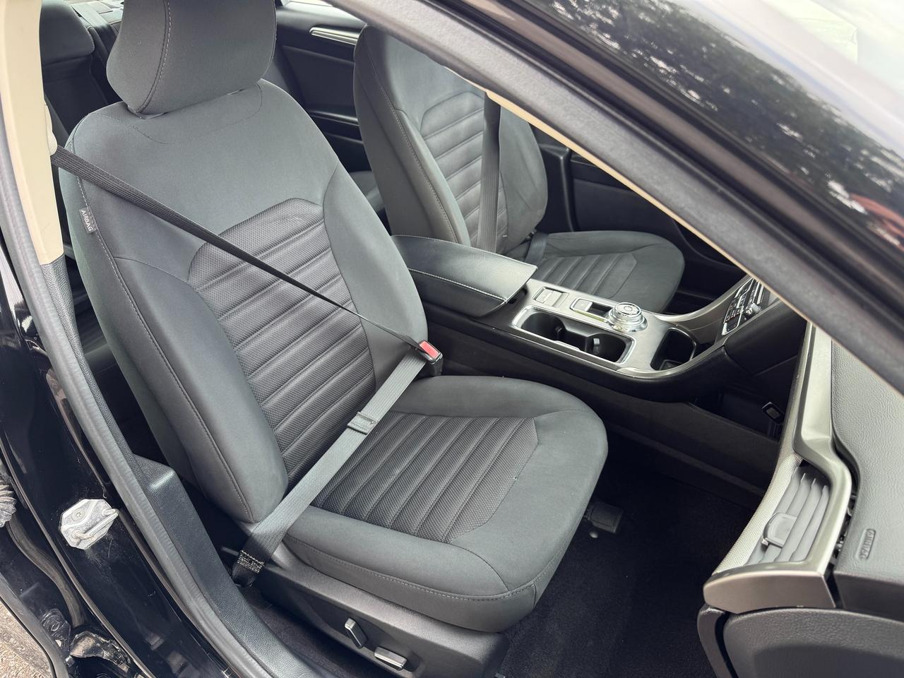 2017 Ford Fusion SE+CLEAN CARFAX+ApplePlay+Camera+New Tires Photo
