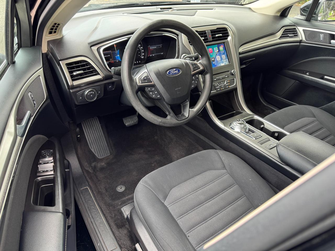 2017 Ford Fusion SE+CLEAN CARFAX+ApplePlay+Camera+New Tires Photo