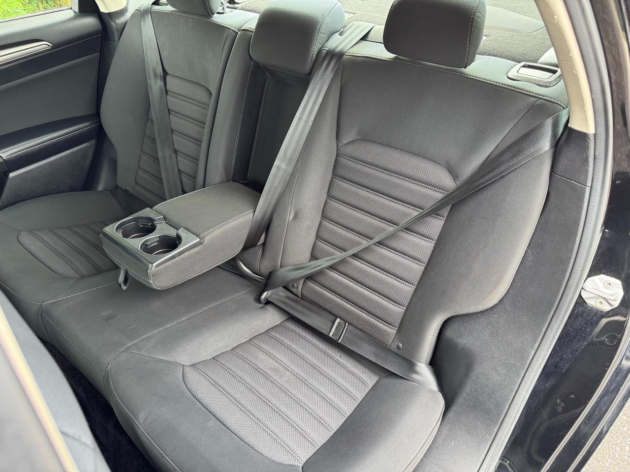 2017 Ford Fusion SE+CLEAN CARFAX+ApplePlay+Camera+New Tires Photo