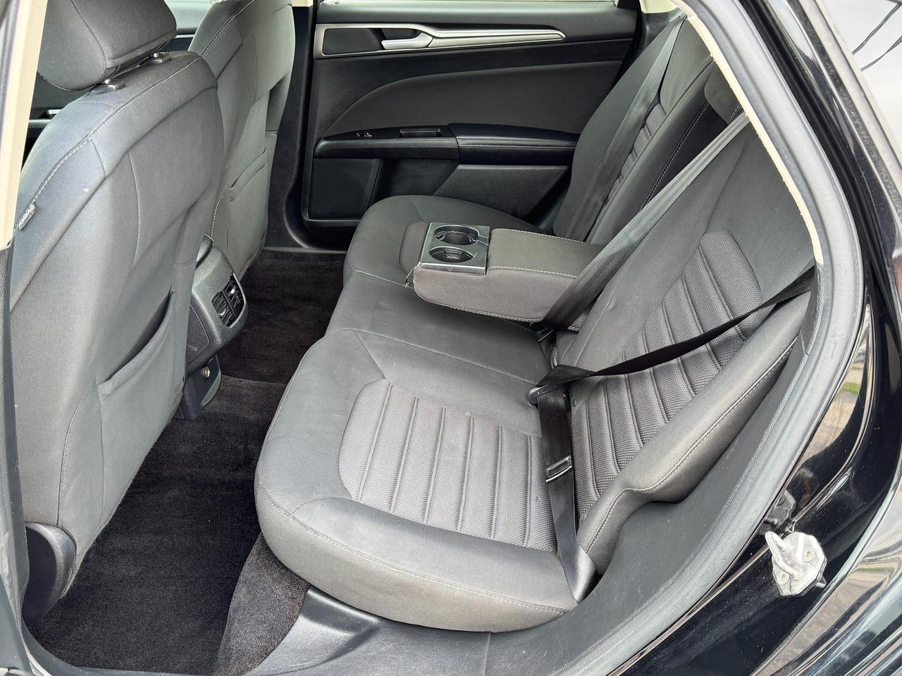 2017 Ford Fusion SE+CLEAN CARFAX+ApplePlay+Camera+New Tires Photo
