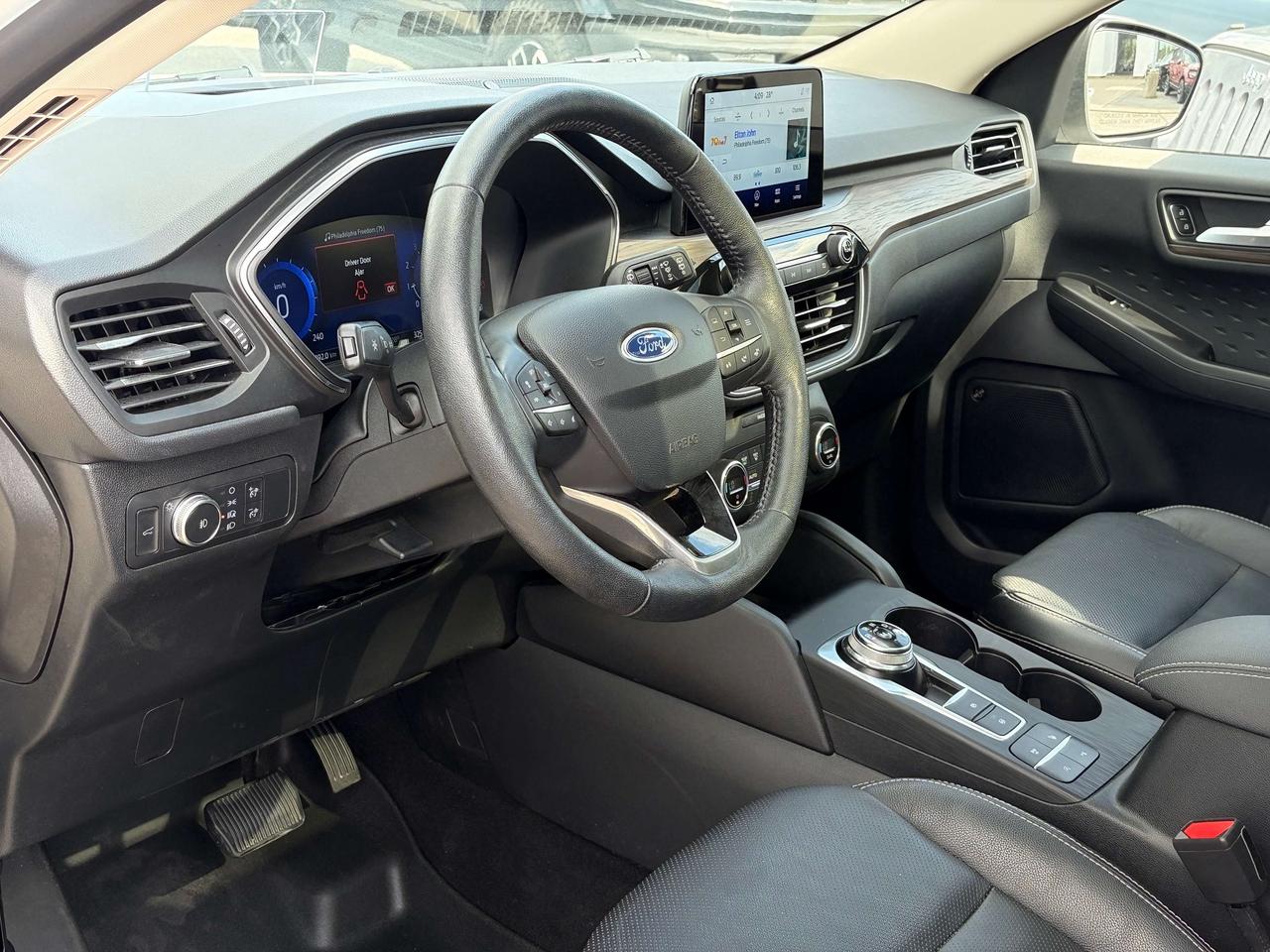 2020 Ford Escape Titanium 4dr All-Wheel Drive Photo