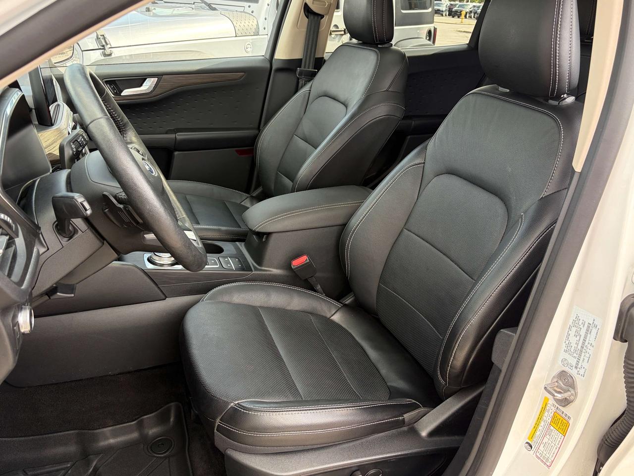 2020 Ford Escape Titanium 4dr All-Wheel Drive Photo