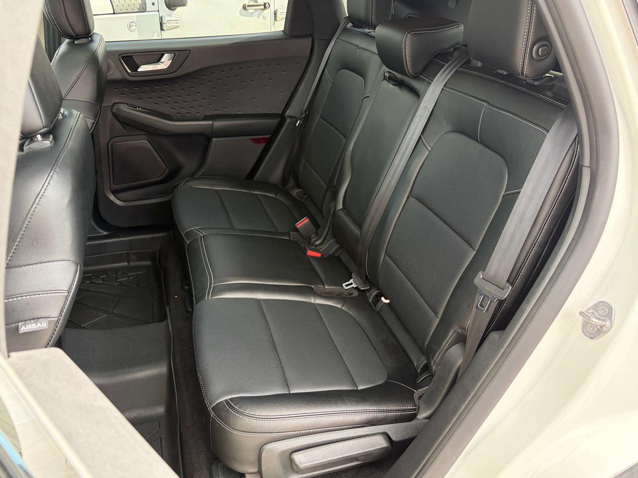 2020 Ford Escape Titanium 4dr All-Wheel Drive Photo