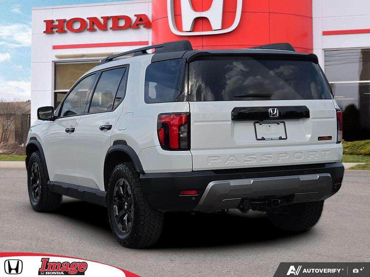 2026 Honda Passport Trailsport Touring   LTHER   LOW KM   VNT SEAT Photo
