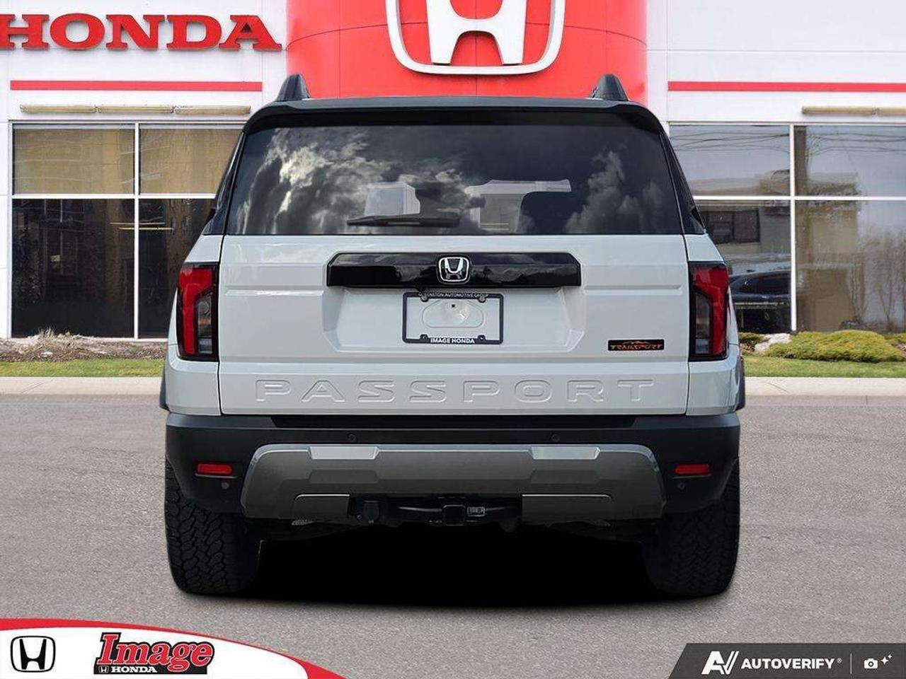 2026 Honda Passport Trailsport Touring   LTHER   LOW KM   VNT SEAT Photo