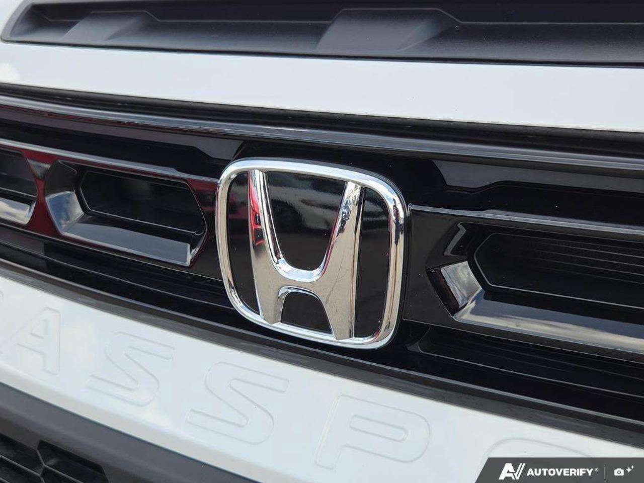 2026 Honda Passport Trailsport Touring   LTHER   LOW KM   VNT SEAT Photo