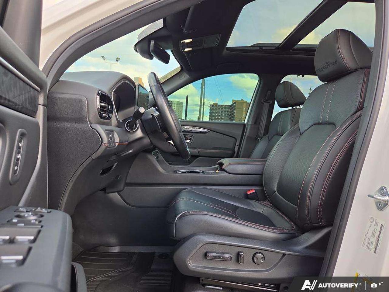2026 Honda Passport Trailsport Touring   LTHER   LOW KM   VNT SEAT Photo