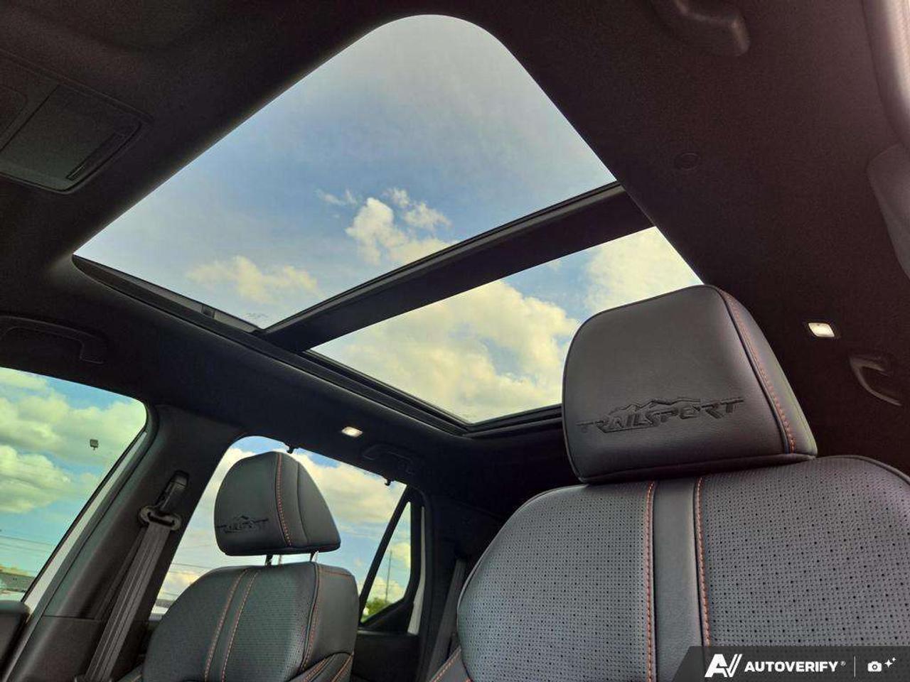 2026 Honda Passport Trailsport Touring   LTHER   LOW KM   VNT SEAT Photo