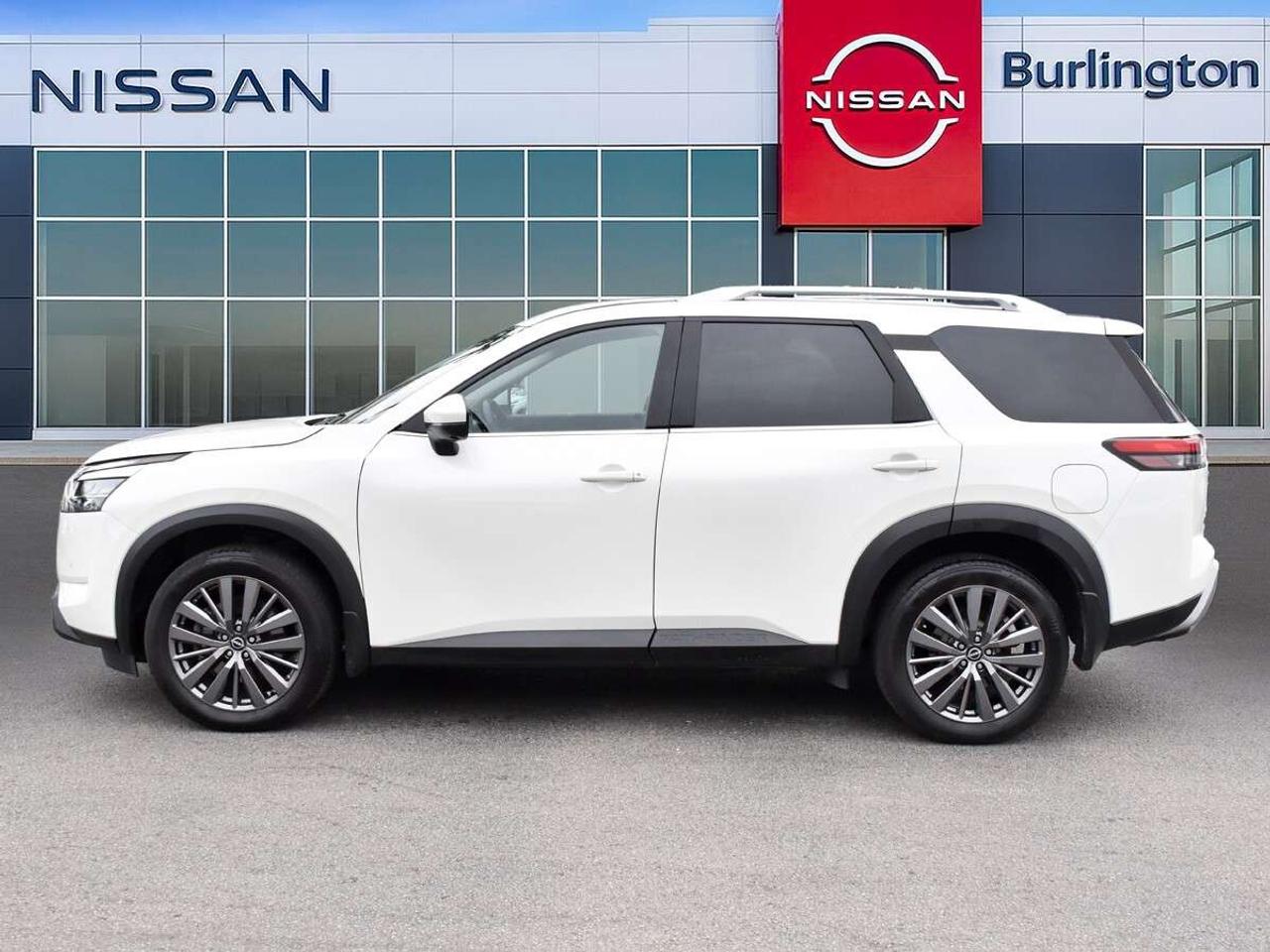 2024 Nissan Pathfinder PREMIUM PACKAGE, BOSE AUDIO, 8 PASSENGER Photo