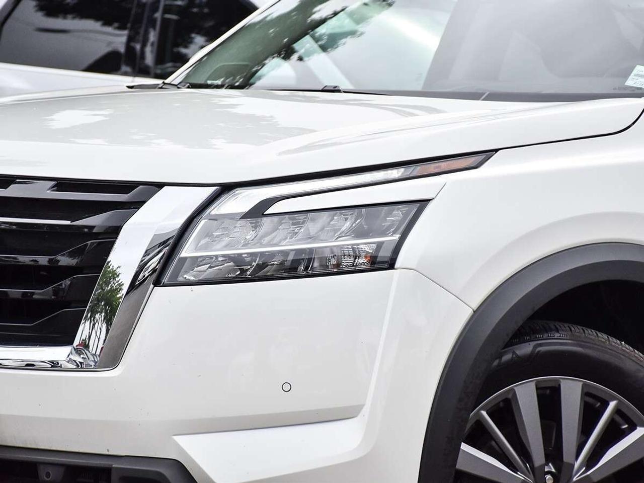 2024 Nissan Pathfinder PREMIUM PACKAGE, BOSE AUDIO, 8 PASSENGER Photo