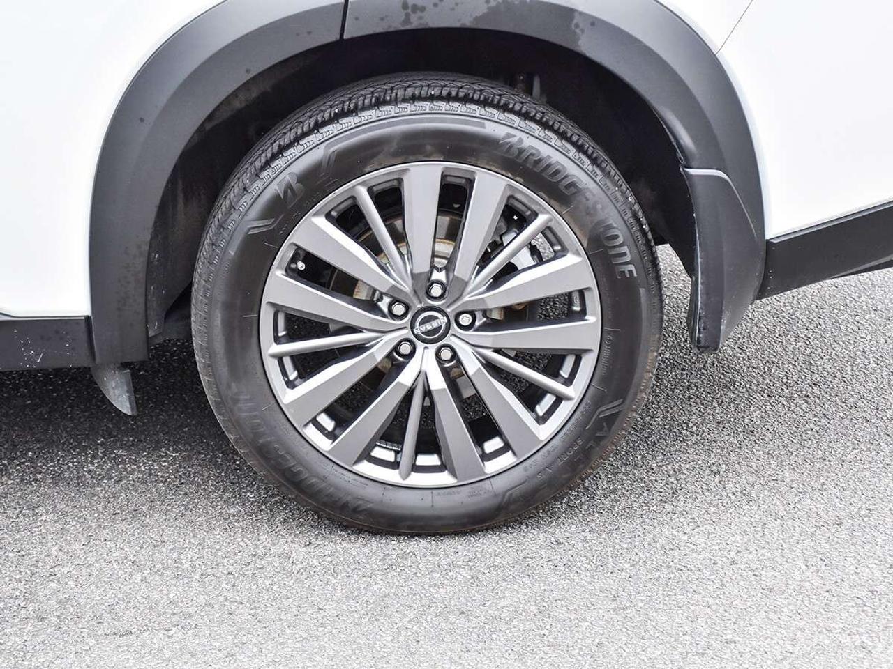 2024 Nissan Pathfinder PREMIUM PACKAGE, BOSE AUDIO, 8 PASSENGER Photo