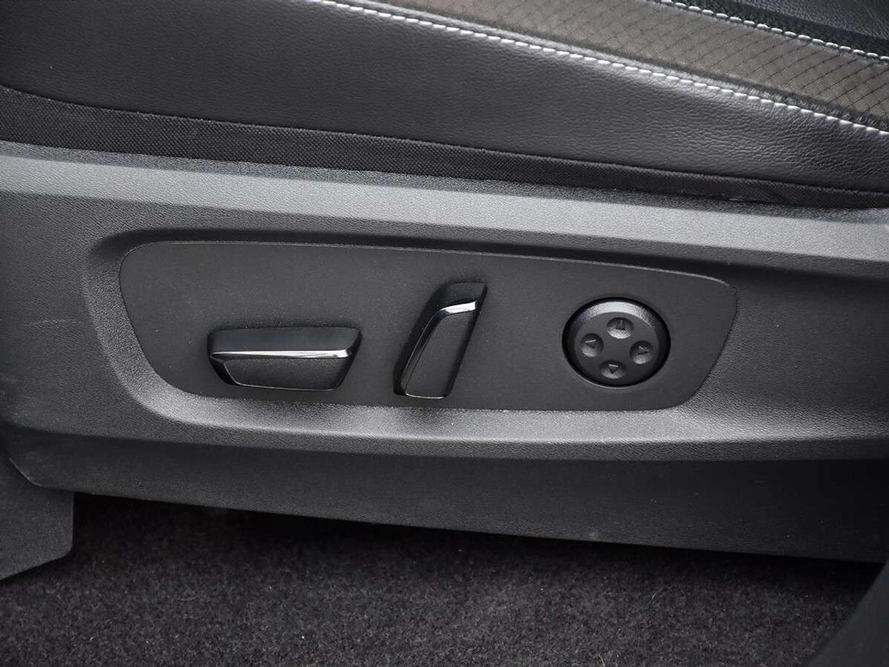 2024 Nissan Pathfinder PREMIUM PACKAGE, BOSE AUDIO, 8 PASSENGER Photo